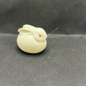 Adorable dept 56 Snowbabies bunny egg, perfect condition